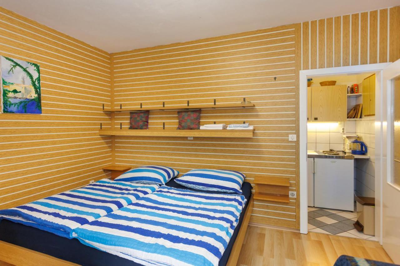 Apartments Pika Крк Экстерьер фото